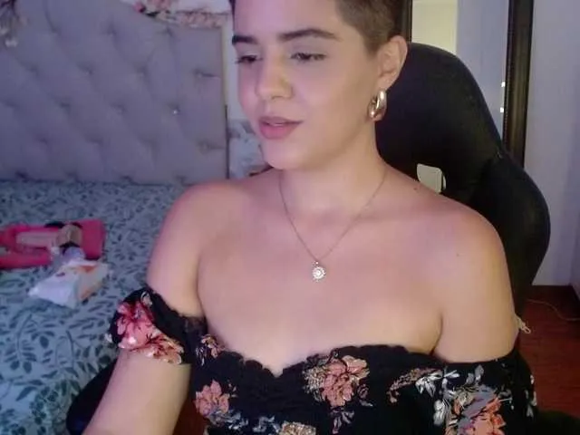 Live sex webcam photo for mia-collins #277101617