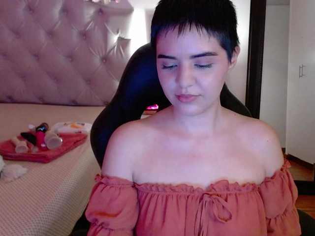 Live sex webcam photo for mia-collins #277280517
