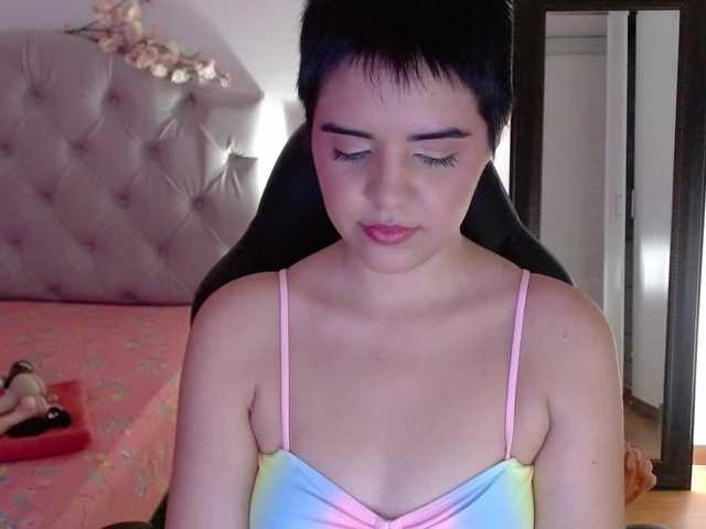 Live sex webcam photo for mia-collins #277341294