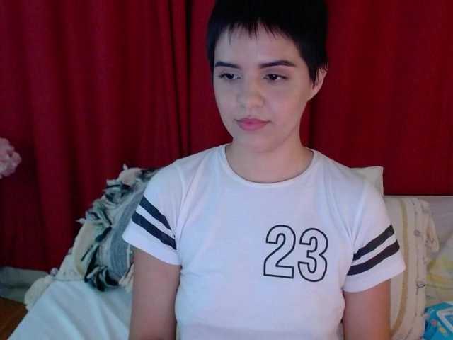 Live sex webcam photo for mia-collins #277383772