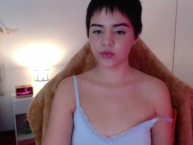 Live sex webcam photo for mia-collins #277492386