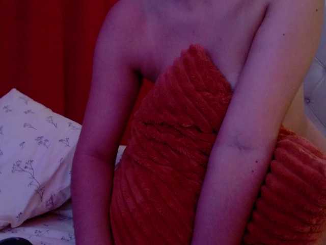 Live sex webcam photo for mia-collins #277538814