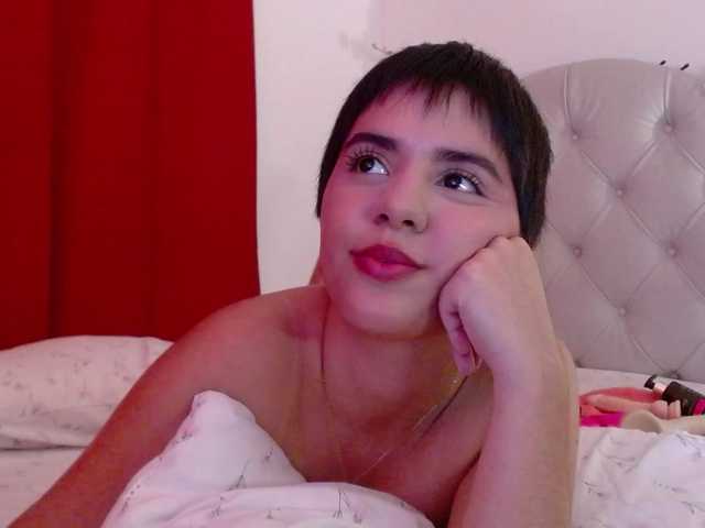 Live sex webcam photo for mia-collins #277578763