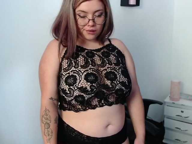 Live sex webcam photo for mia-doll #273918571