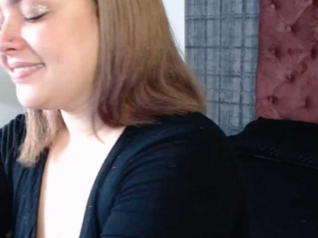 Live sex webcam photo for mia-doll #274028981