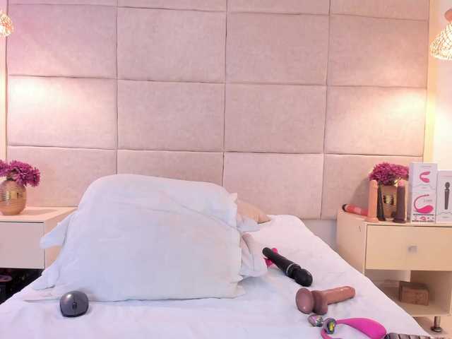 Live sex webcam photo for mia-lourence #290988593