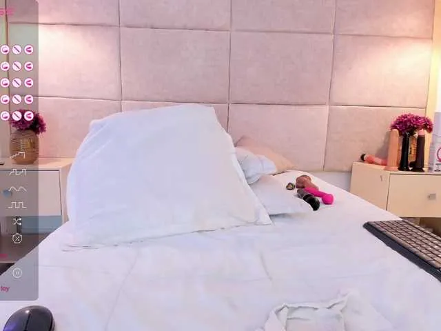 Live sex webcam photo for mia-lourence #291156401