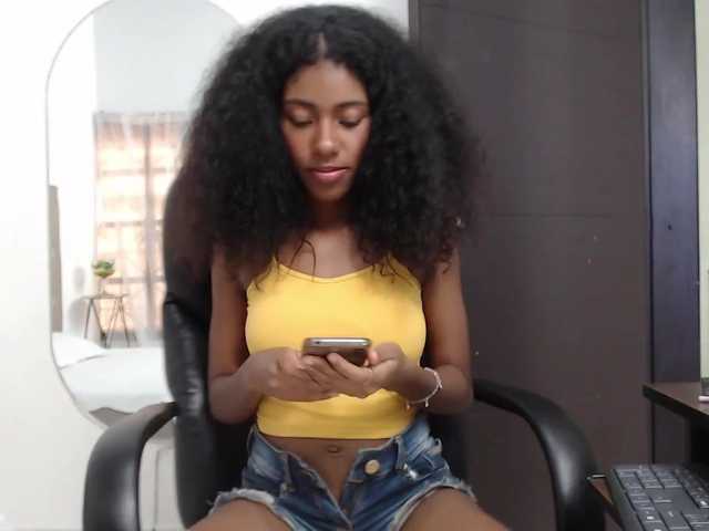 Live sex webcam photo for mia-m19 #271737179