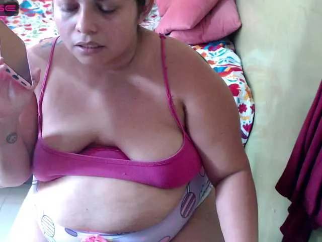 Live sex webcam photo for mia-naughty #275545063