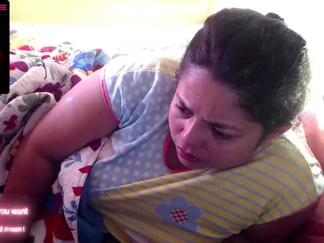 Live sex webcam photo for mia-naughty #275761106