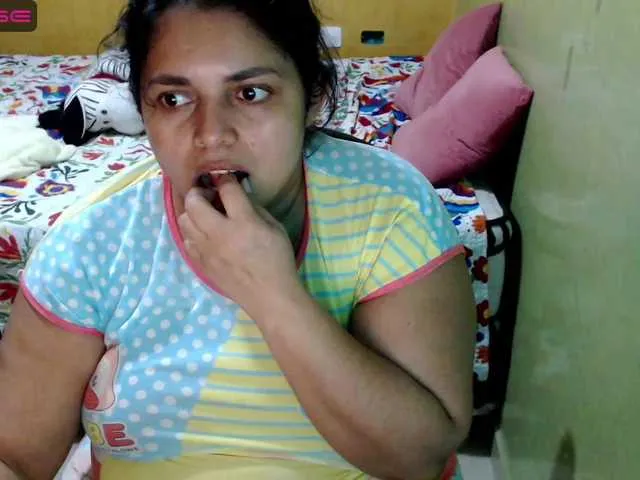 Live sex webcam photo for mia-naughty #275876534