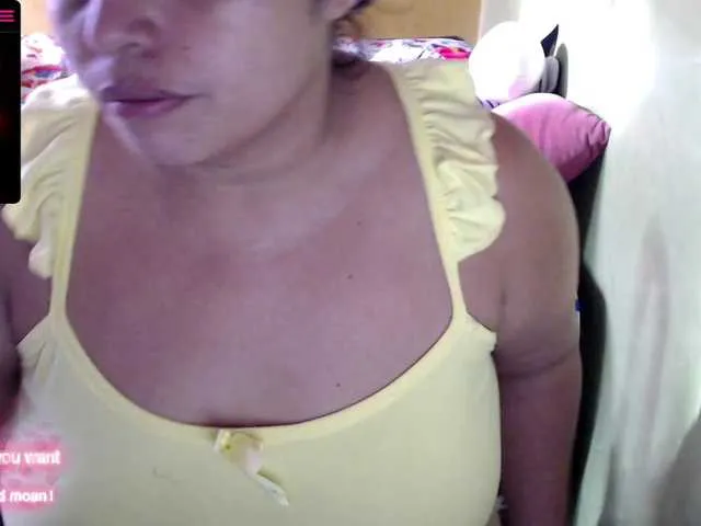 Live sex webcam photo for mia-naughty #275902236