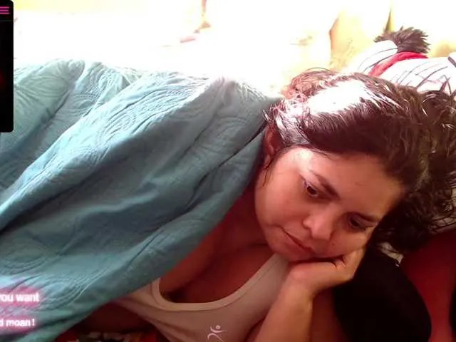 Live sex webcam photo for mia-naughty #275957883