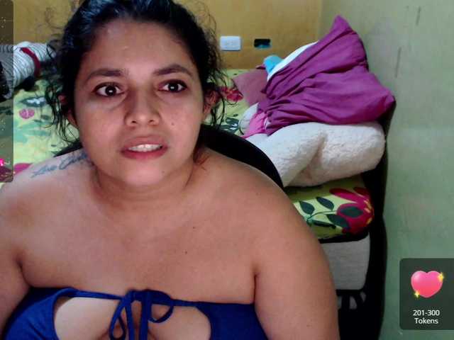 Live sex webcam photo for mia-naughty #277225540