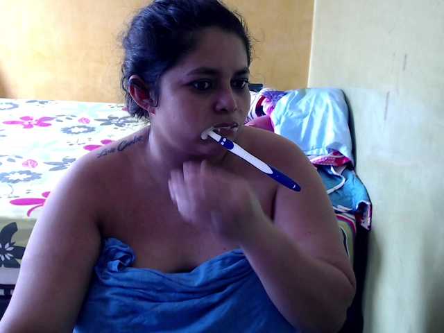 Live sex webcam photo for mia-naughty #277347965