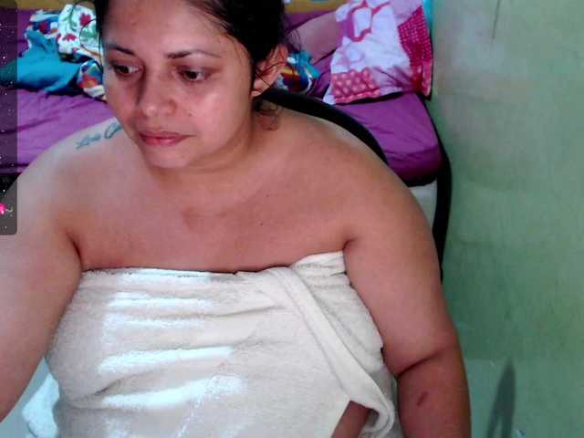 Live sex webcam photo for mia-naughty #277479305