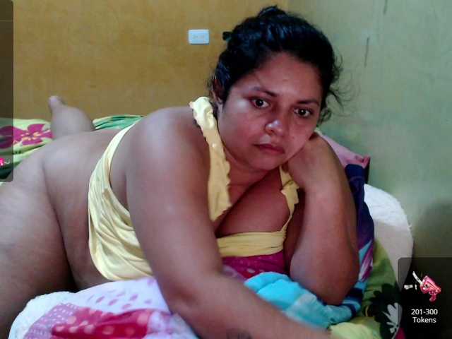 Live sex webcam photo for mia-naughty #277640770