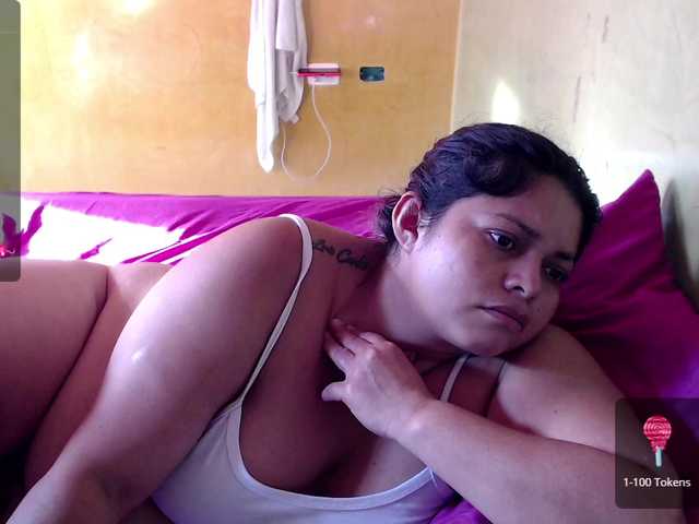 Live sex webcam photo for mia-naughty #277670704