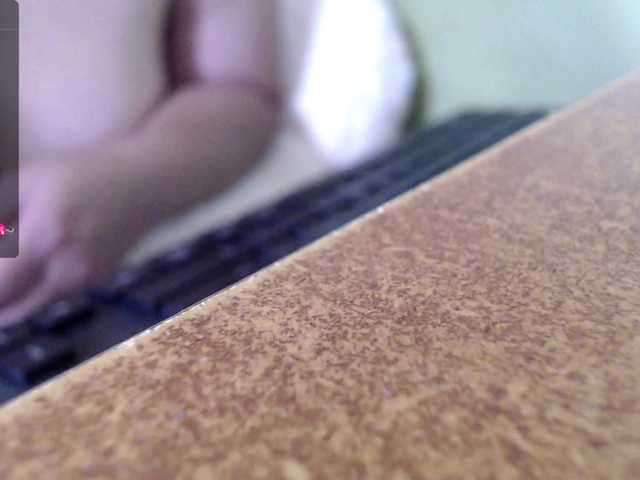 Live sex webcam photo for mia-naughty #277696387