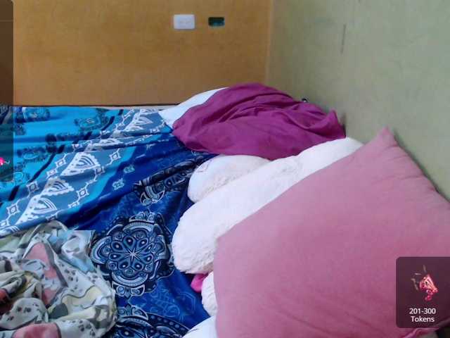 Live sex webcam photo for mia-naughty #277769751