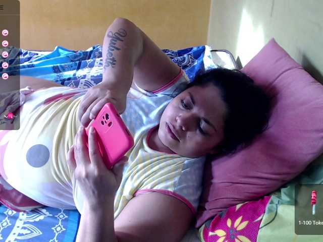 Live sex webcam photo for mia-naughty #277790261