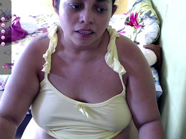 Live sex webcam photo for mia-naughty #277965971