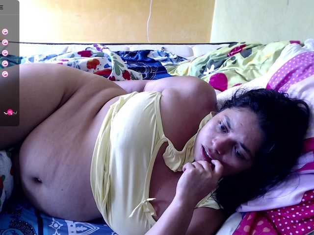 Live sex webcam photo for mia-naughty #278171037