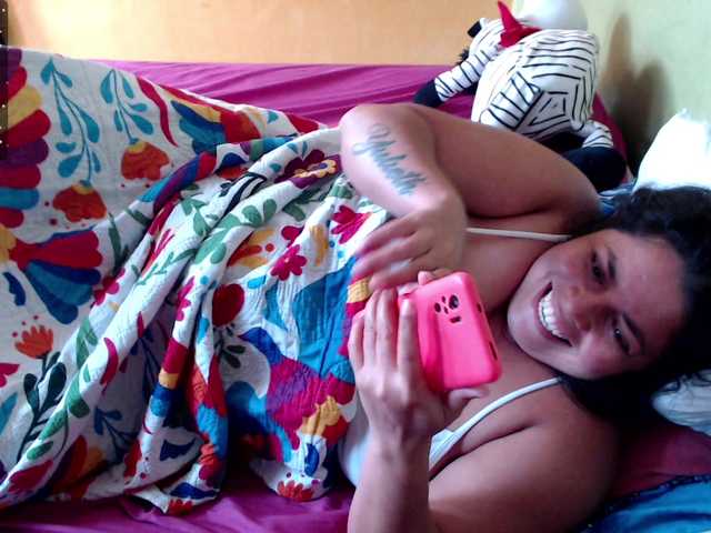 Live sex webcam photo for mia-naughty #287844867