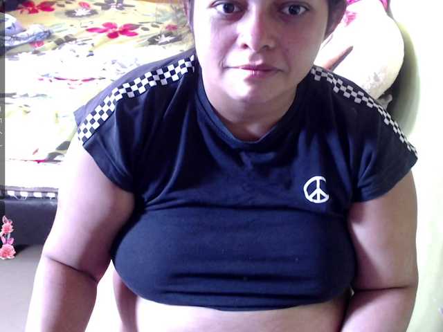 Live sex webcam photo for mia-naughty #289015336