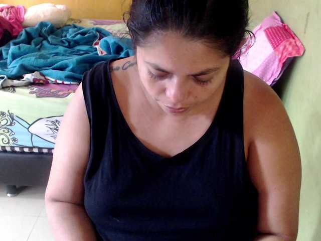 Live sex webcam photo for mia-naughty #289730964