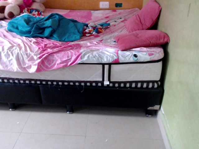 Live sex webcam photo for mia-naughty #290414742