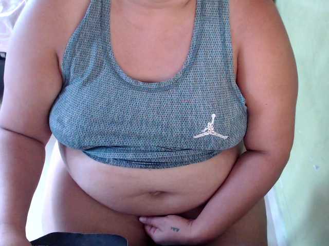 Live sex webcam photo for mia-naughty #290505947