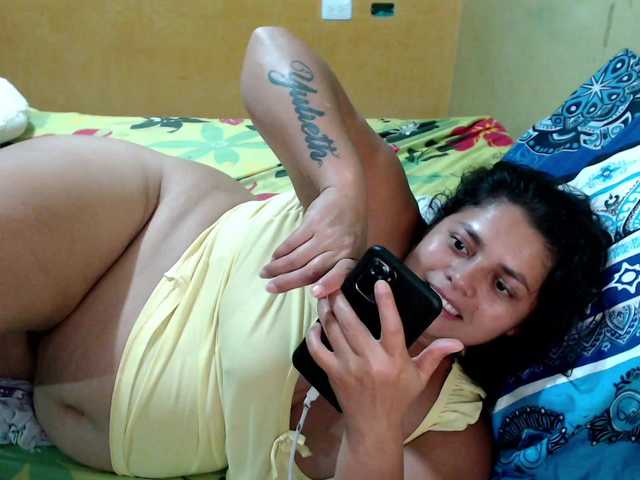 Live sex webcam photo for mia-naughty #290592437