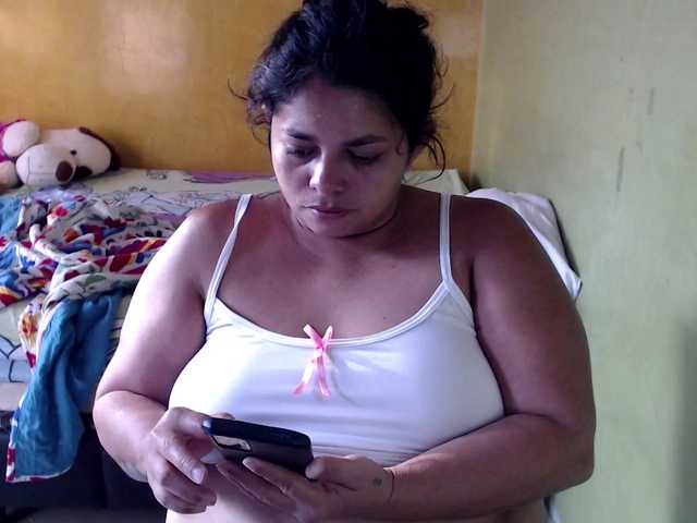 Live sex webcam photo for mia-naughty #290641684