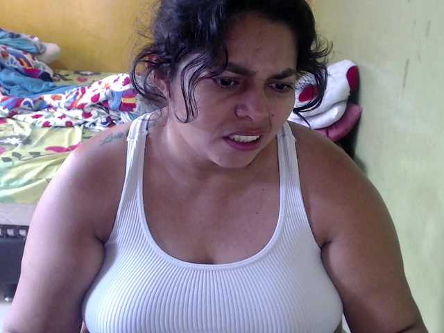 Live sex webcam photo for mia-naughty #290661188