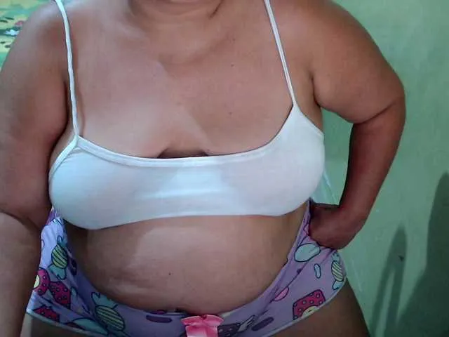 Live sex webcam photo for mia-naughty #291066186