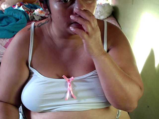 Live sex webcam photo for mia-naughty #291458618