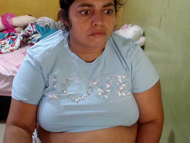 Live sex webcam photo for mia-naughty #291520445