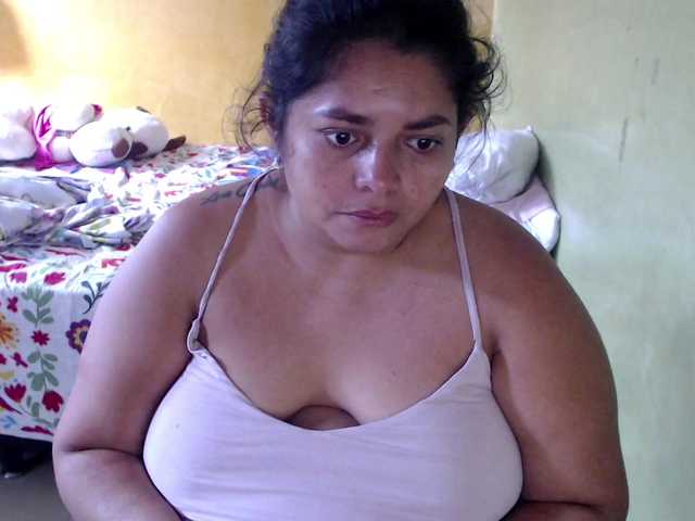 Live sex webcam photo for mia-naughty #291534564