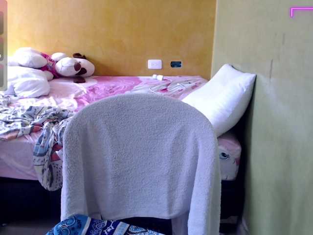 Live sex webcam photo for mia-naughty #291753438