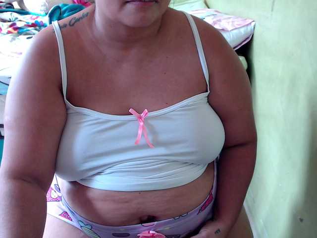 Live sex webcam photo for mia-naughty #291949086