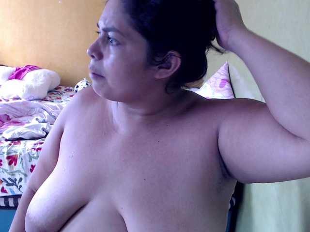 Live sex webcam photo for mia-naughty #292103079