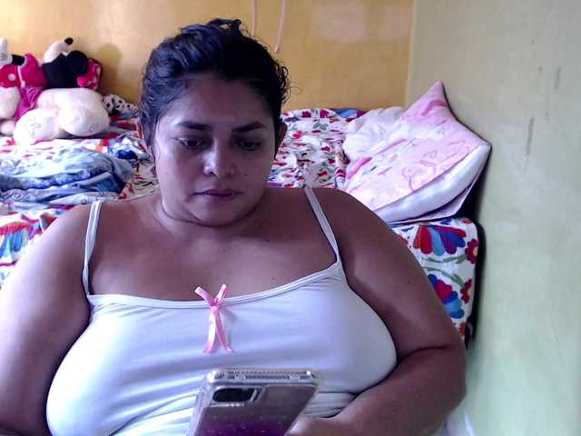 Live sex webcam photo for mia-naughty #292127910