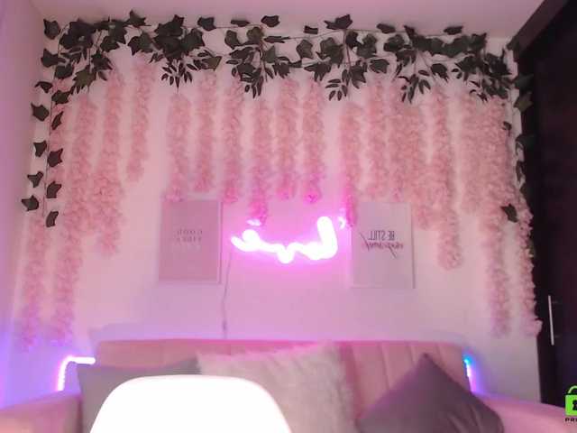 Live sex webcam photo for mia-se #272519534