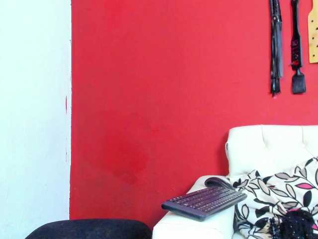 Live sex webcam photo for mia-sophiia #289985771