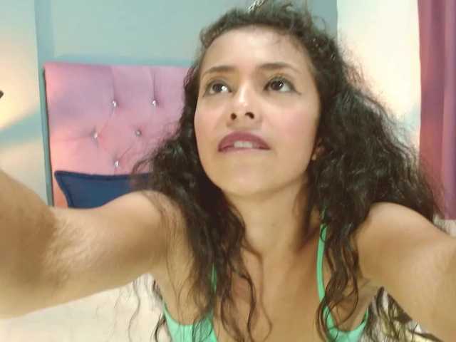 Live sex webcam photo for mia-swee #273693824