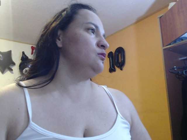 Live sex webcam photo for miaabrownn2 #290747068