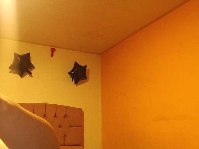 Live sex webcam photo for miaabrownn2 #290917344