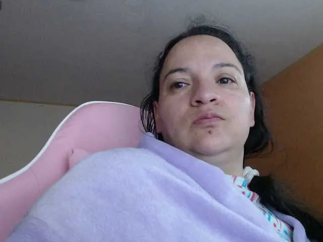 Live sex webcam photo for miaabrownn2 #291174646