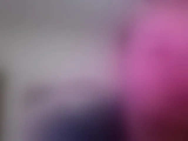 Live sex webcam photo for miaabrownn2 #293557138